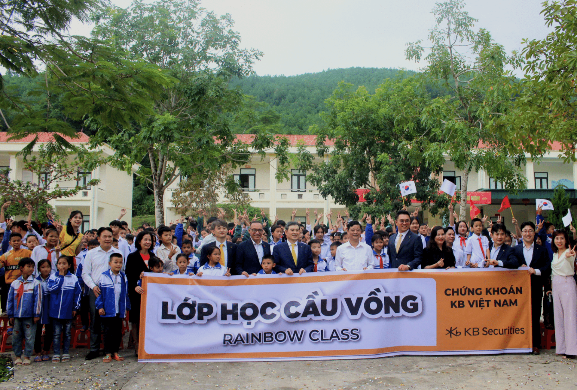 Increasing Learning Performance for Children at Lạc Sỹ Primary and Secondary School